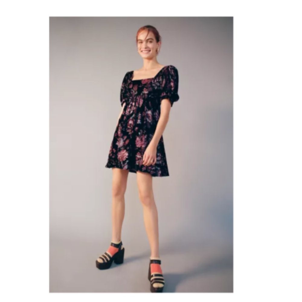 NWOT URBAN OUTFITTERS | PUFF SLEEVE VELVET MINI DRESS